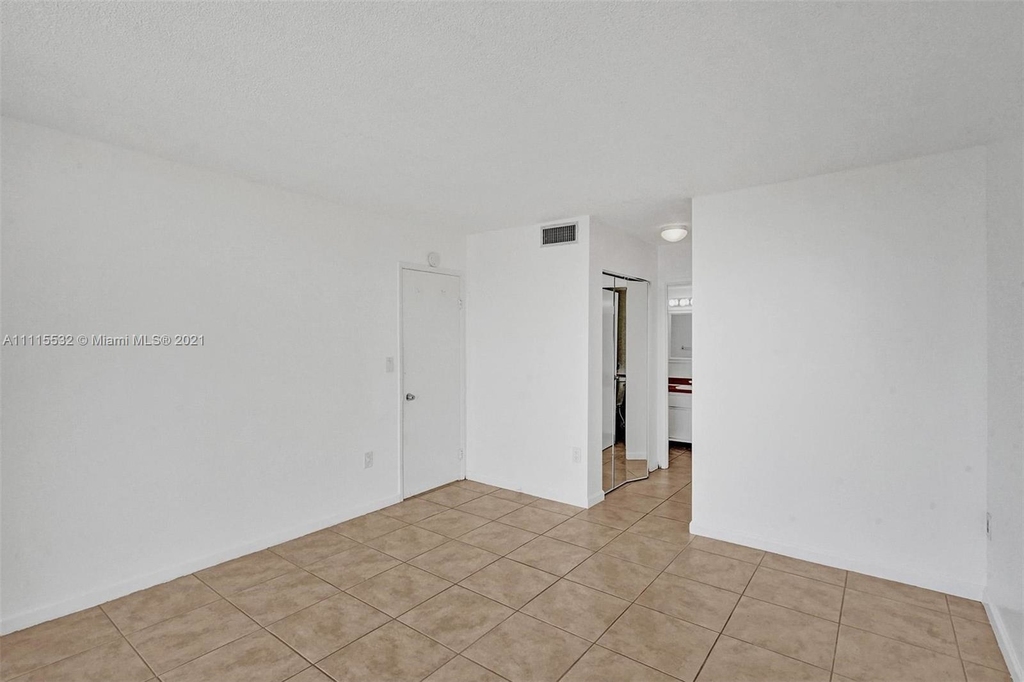 1351 Ne Miami Gardens Dr - Photo 11