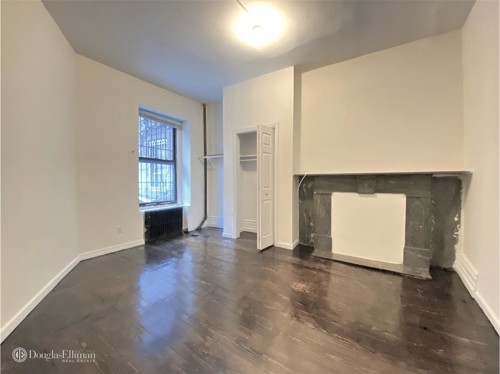 166 First Avenue - Photo 4