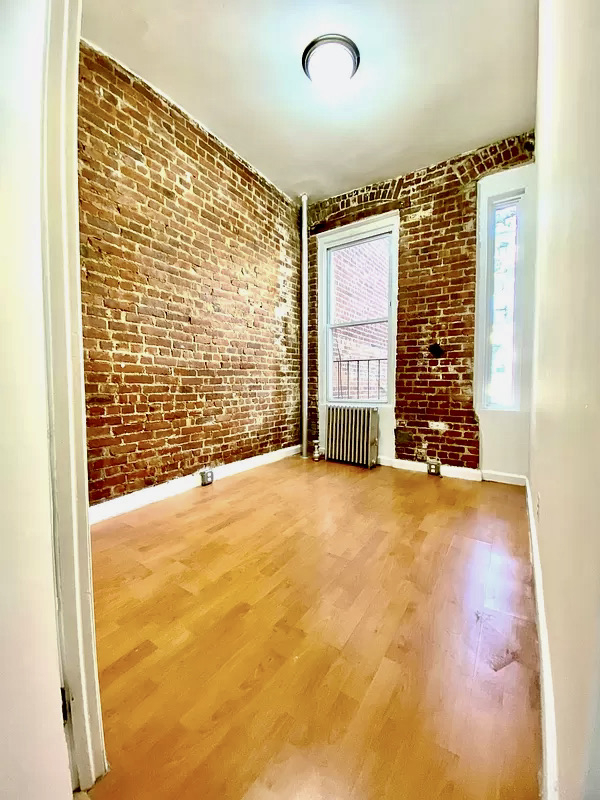 517 East 82nd Street - Photo 9