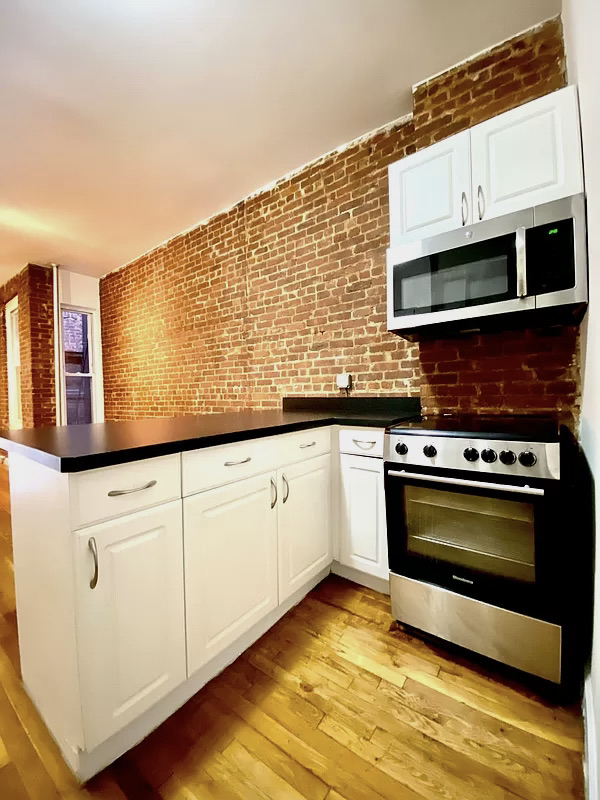 517 East 82nd Street - Photo 3