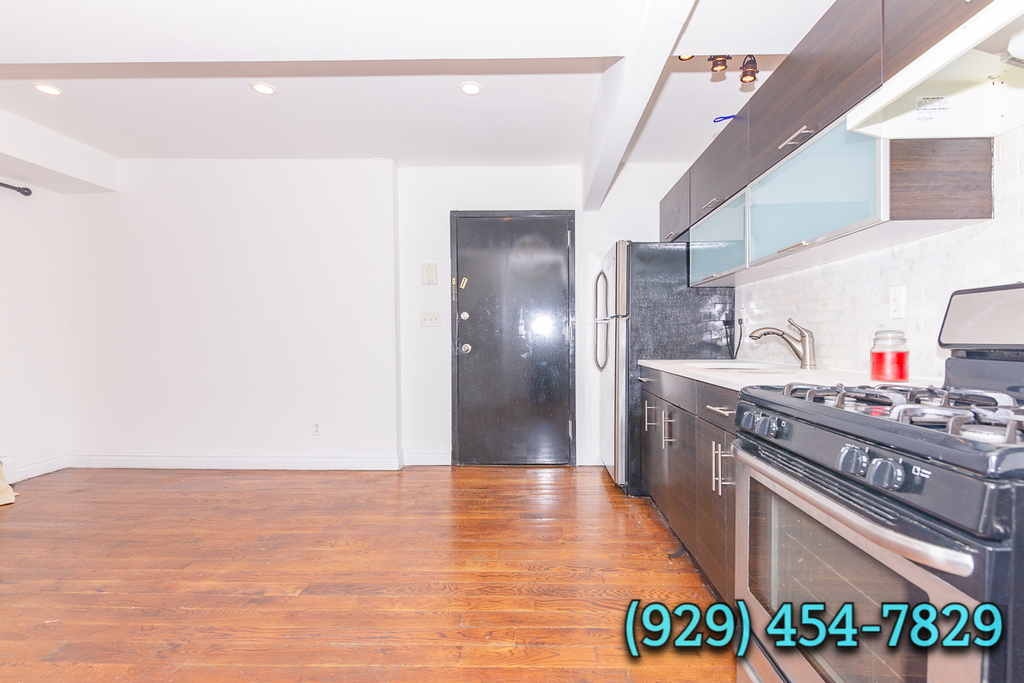 328b Irving Avenue - Photo 0