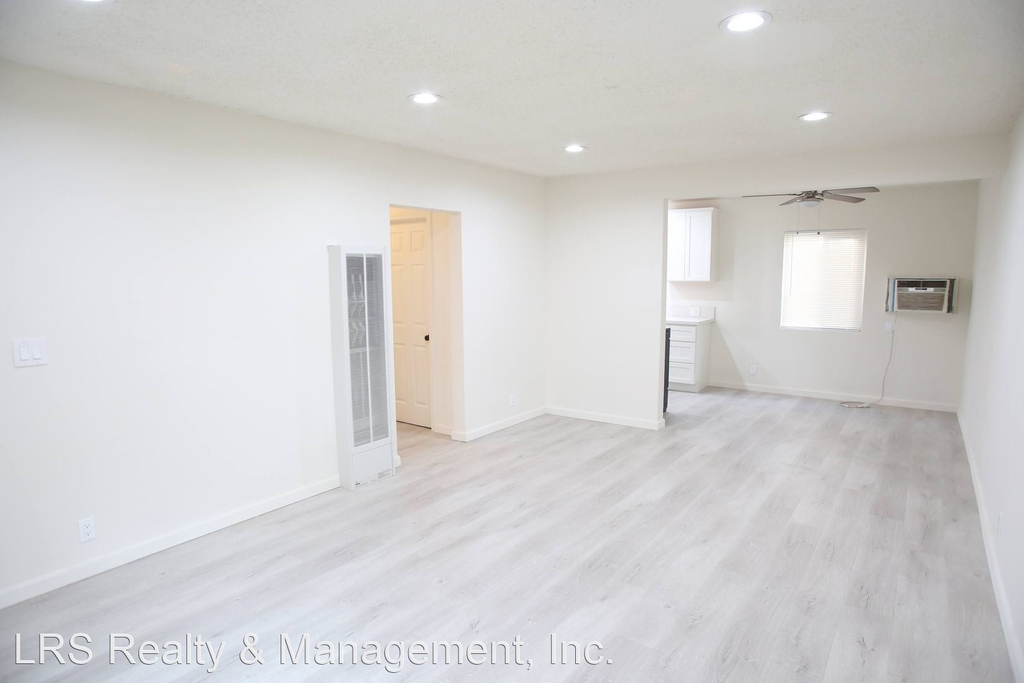 7515 Canby Ave. - Photo 2