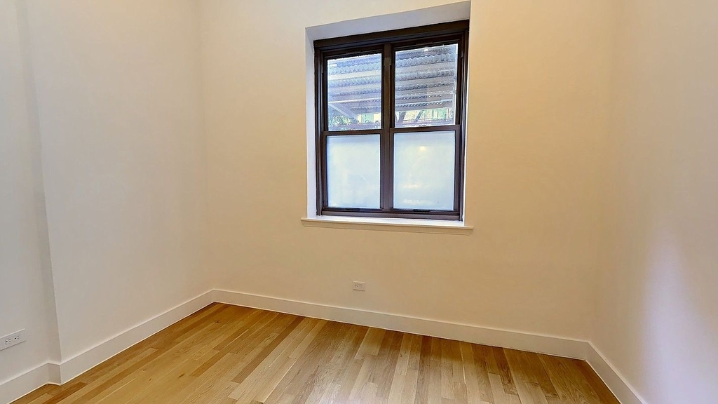 222 East 22nd Street - Photo 6