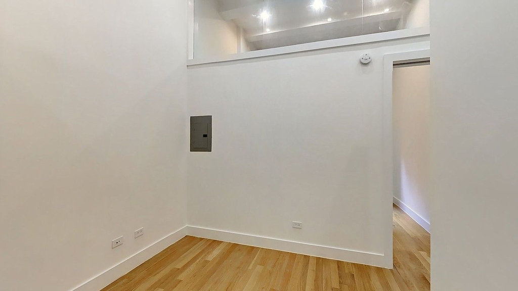 222 East 22nd Street - Photo 3