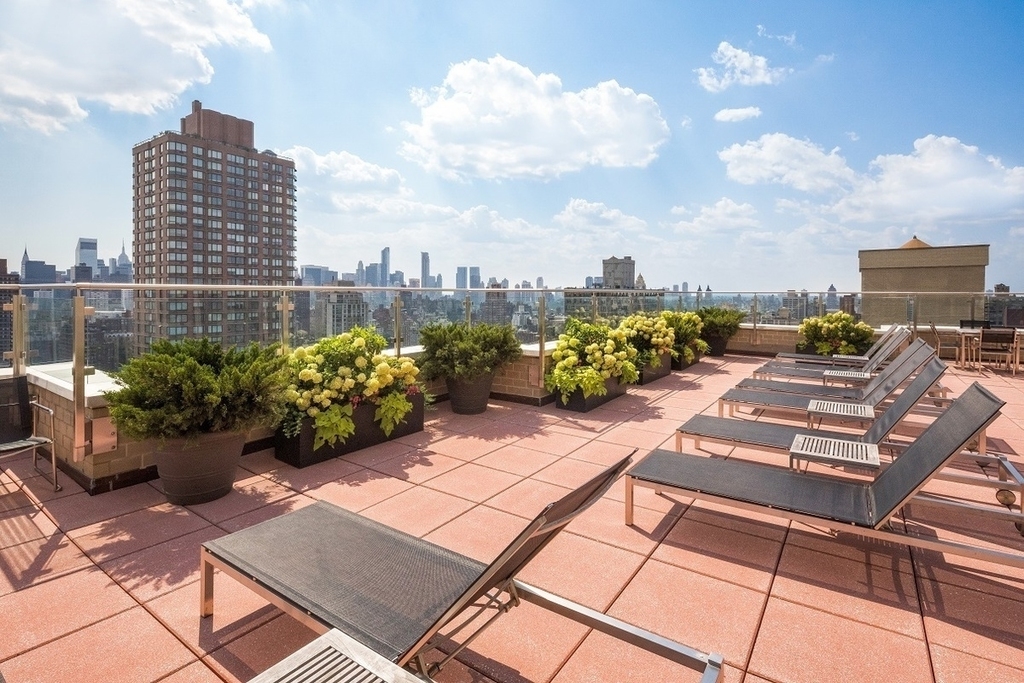 401 East 80th Street - Photo 6