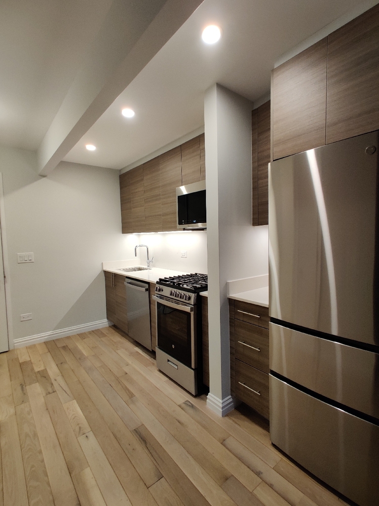 7th Ave/50 - Photo 2