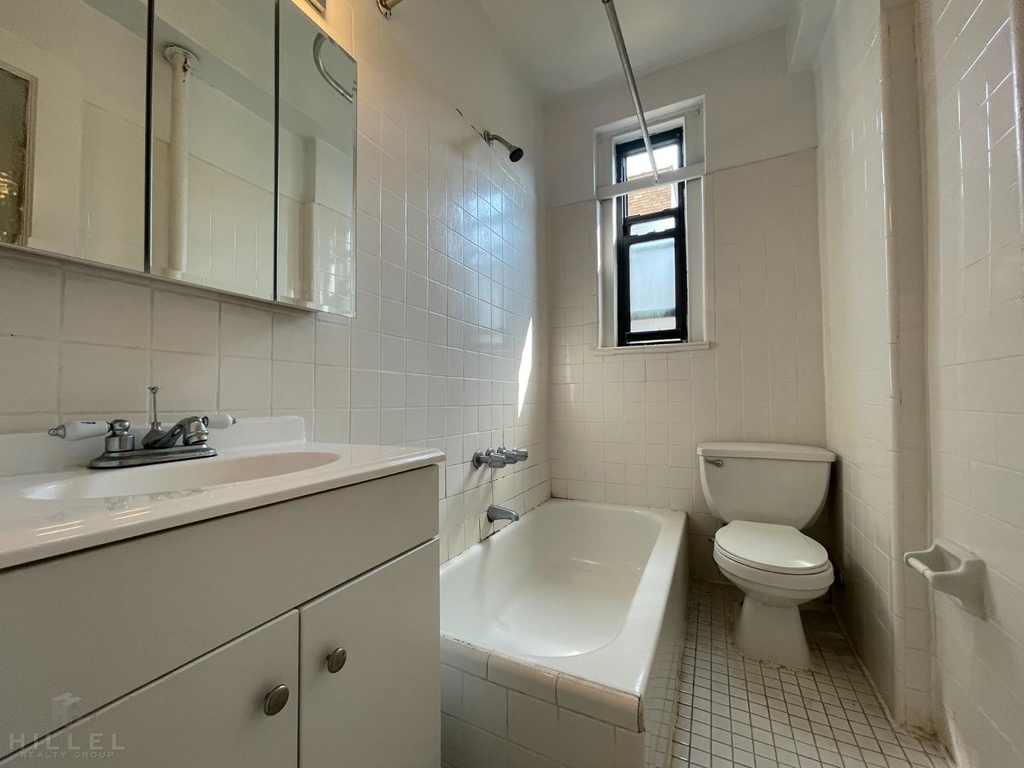 25-21 31st Ave. - Photo 4