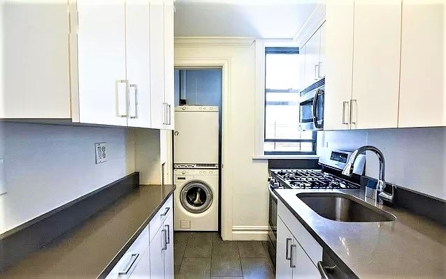 25 West 68th Street - Photo 2