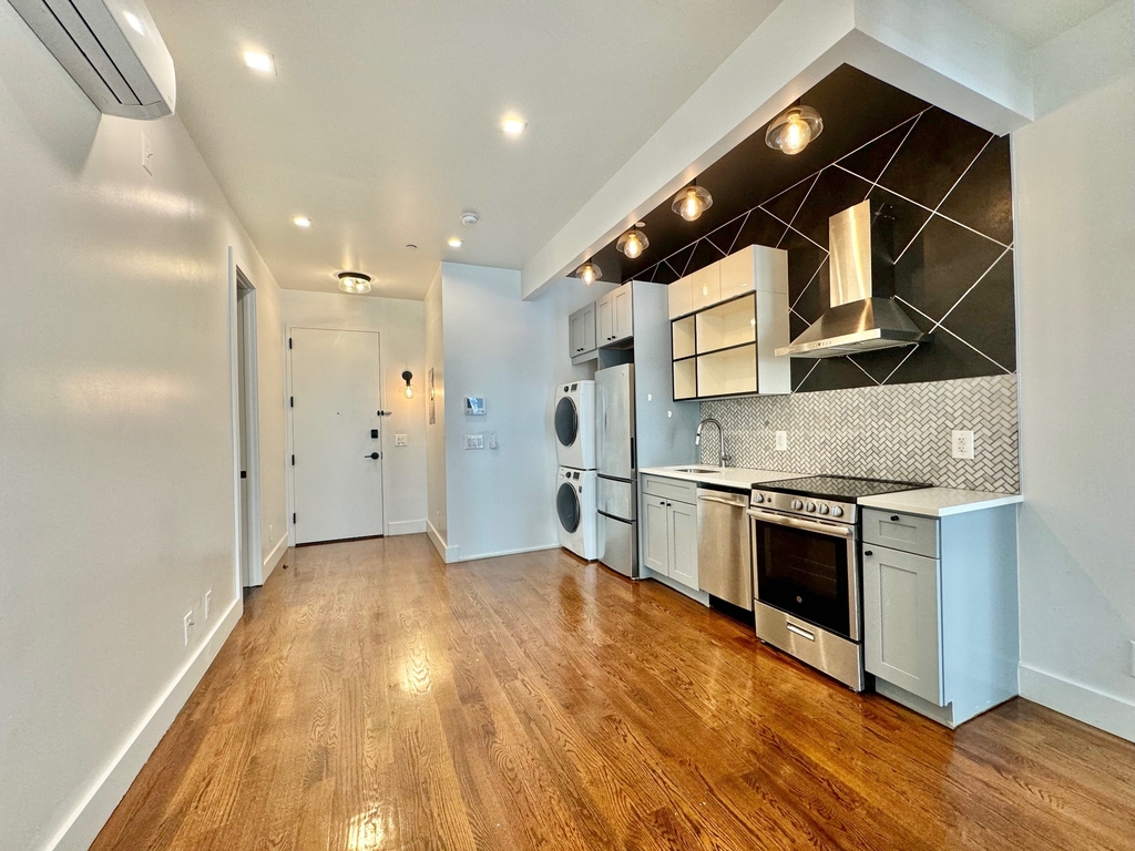85 Graham Avenue - Photo 4