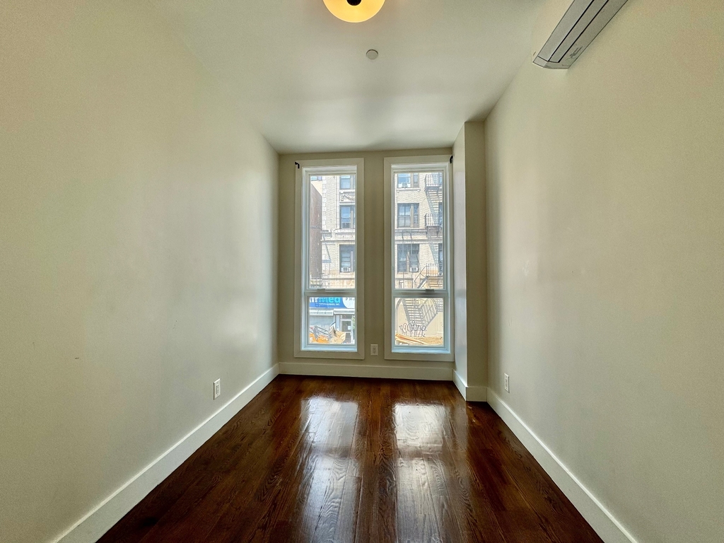85 Graham Avenue - Photo 2