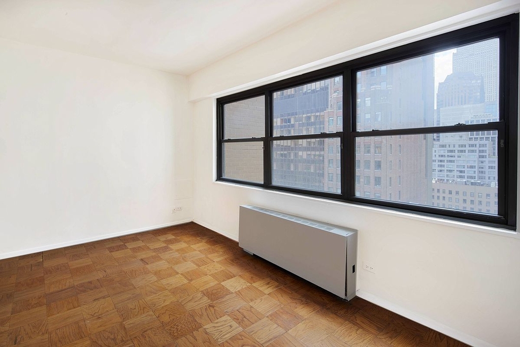 58 West 58th Street - Photo 0