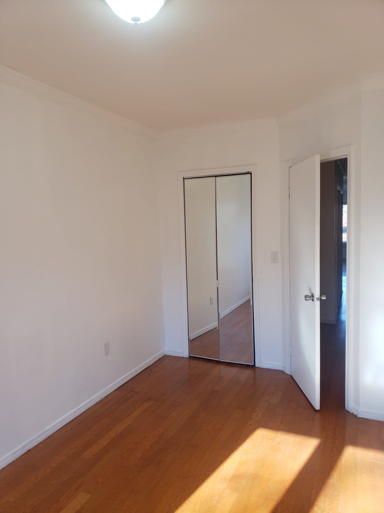 1546 Pacific Street - Photo 5