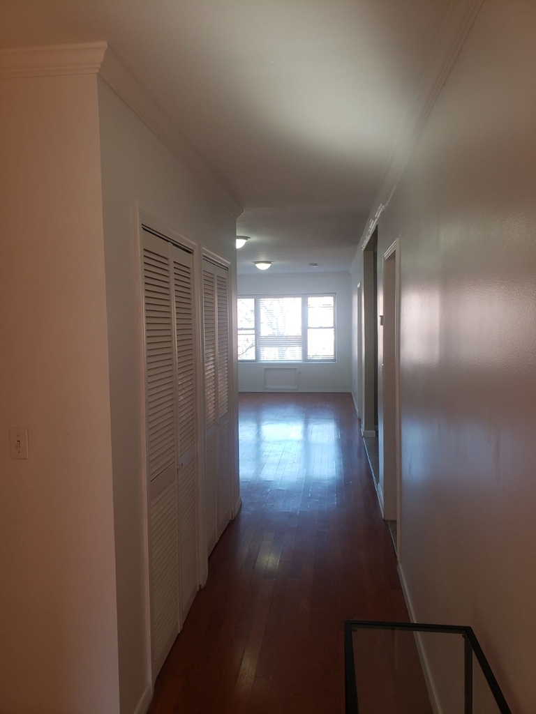 1546 Pacific Street - Photo 2