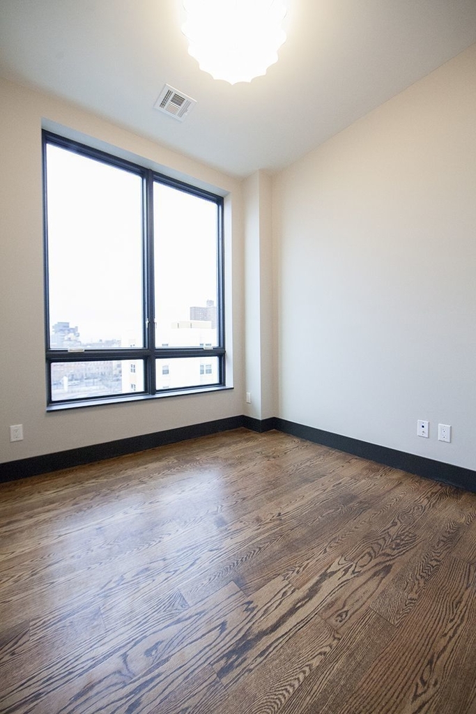 875 Dekalb Avenue - Photo 10