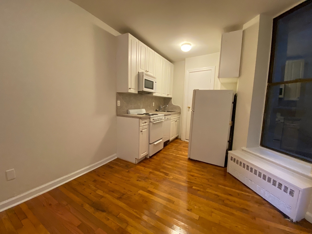 951 Amsterdam Avenue - Photo 1