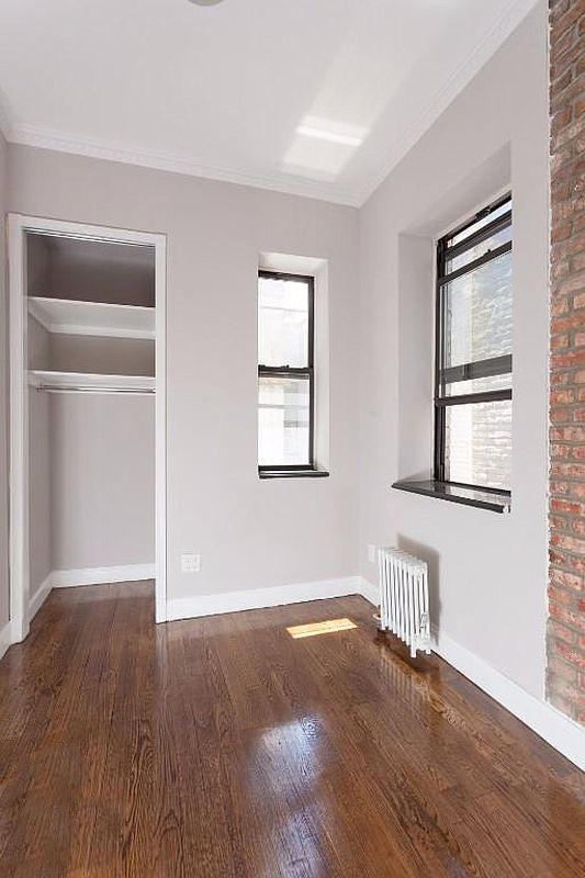 210 East 25th Street - Photo 2