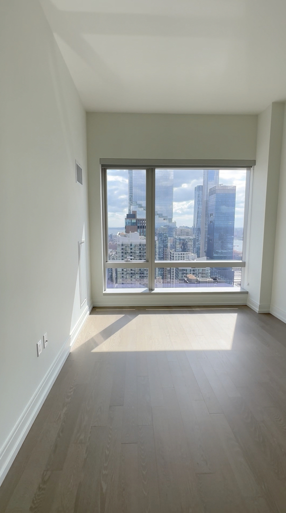 555 10th Avenue - Photo 6