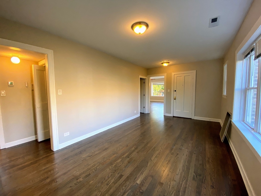 2439 West Fargo Avenue - Photo 5