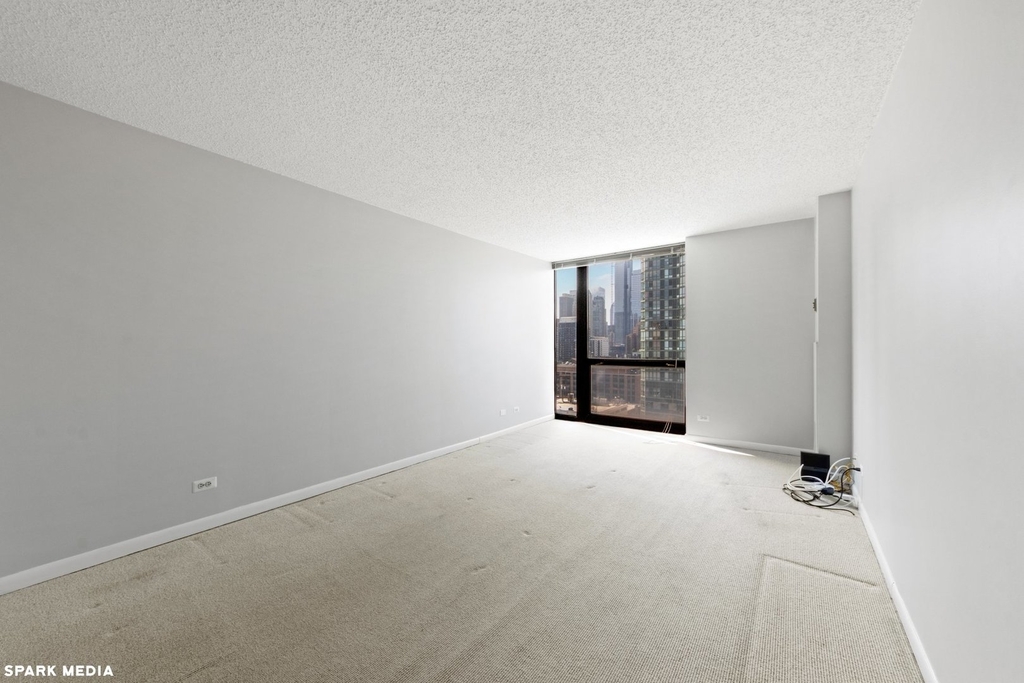 1122 North Clark Street - Photo 12