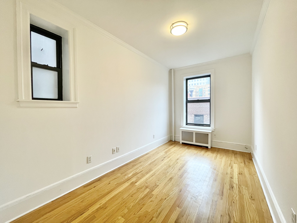 1240 Park Avenue - Photo 4