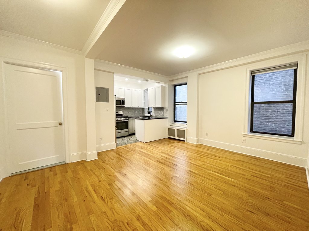 1240 Park Avenue - Photo 6