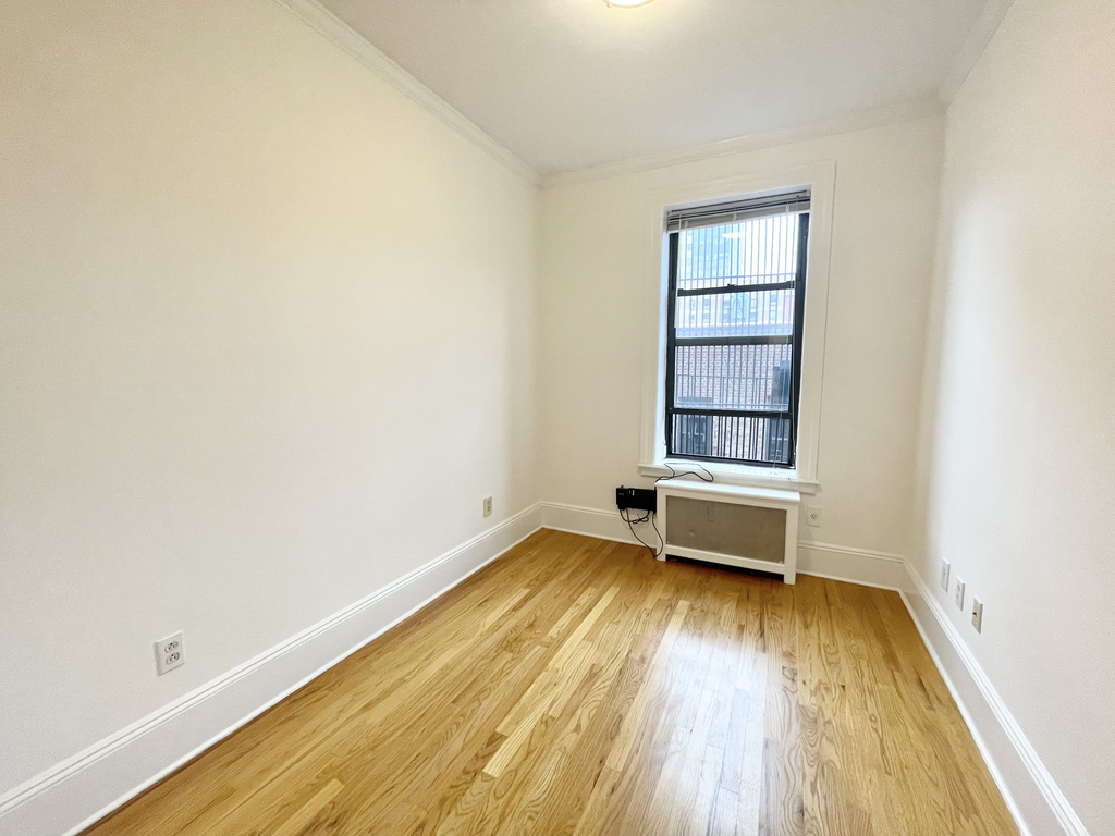 1240 Park Avenue - Photo 1