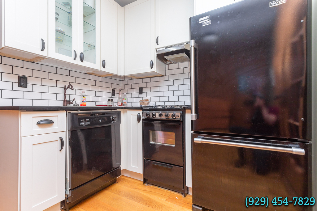 335 St Nicholas Avenue - Photo 3