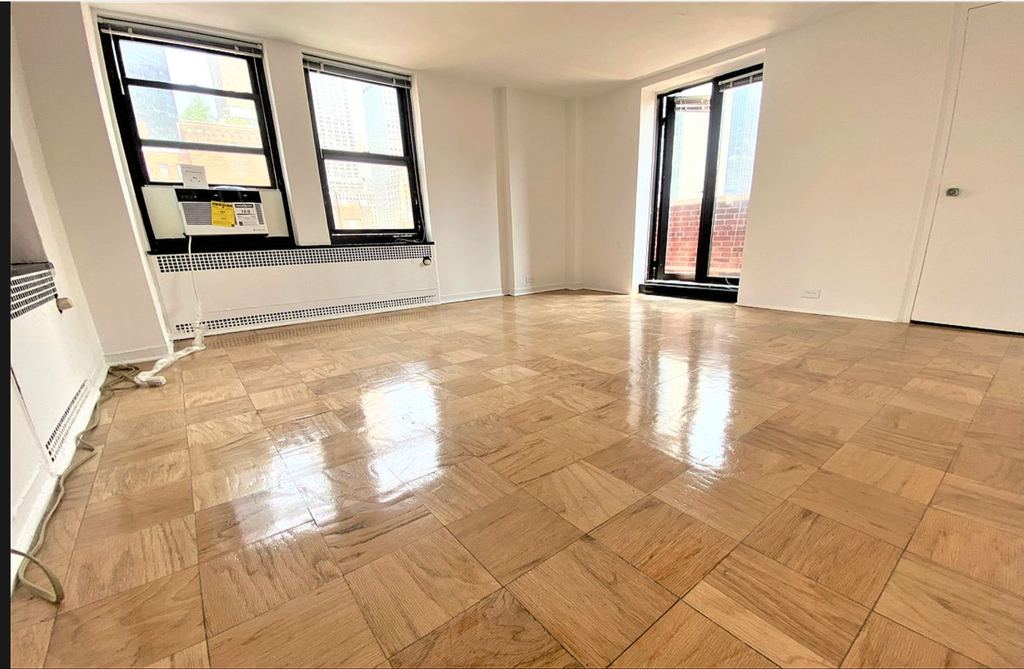 108 East 38th Street - Photo 2