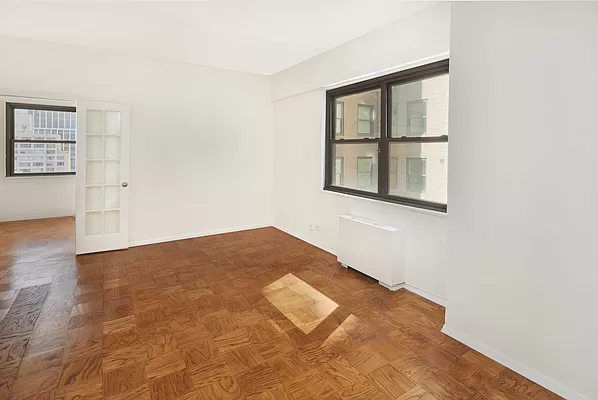 58 West 58th Street - Photo 1