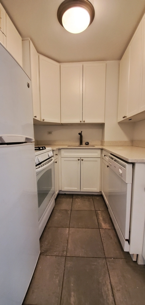 2186 FIFTH AVENUE - Photo 1