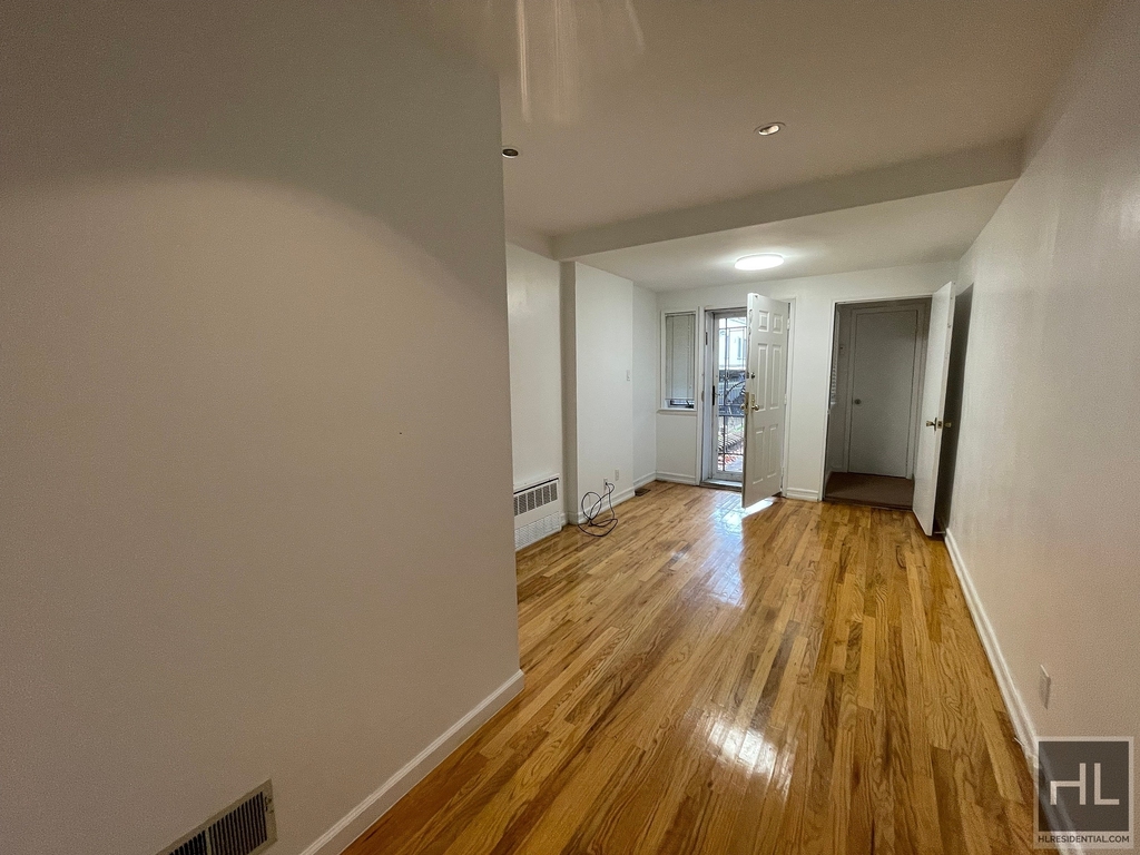 2358 East 5 Street - Photo 9