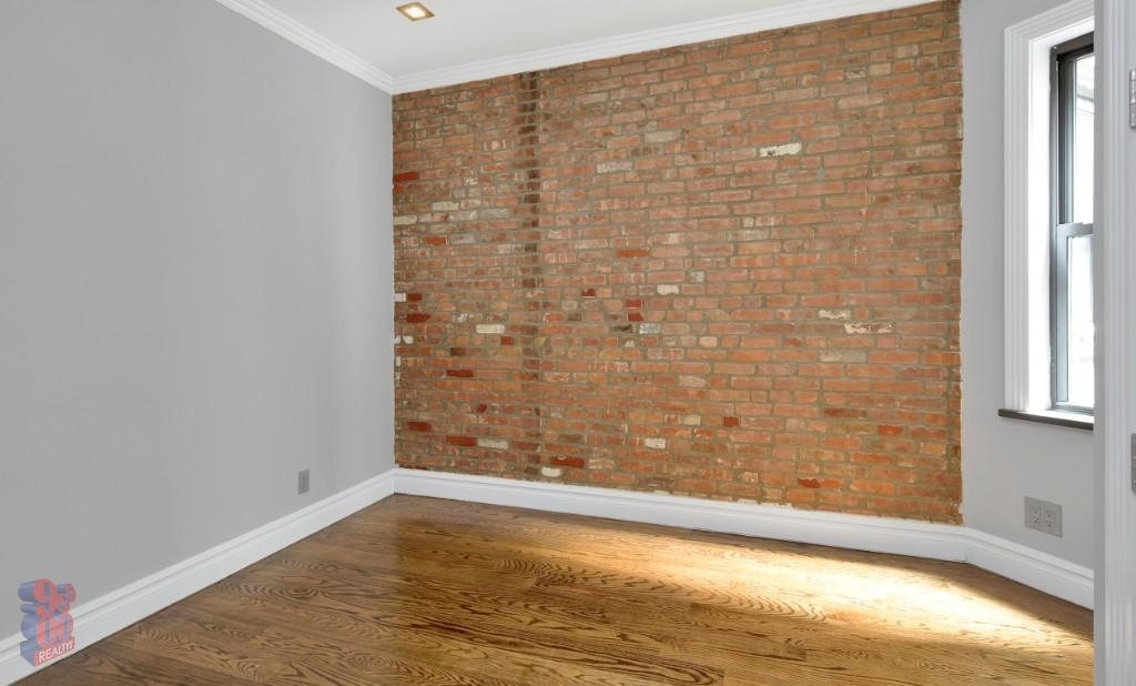 219 East 23rd Street - Photo 2