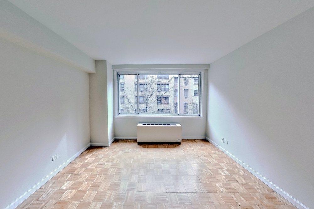 East 51st Street - Photo 1