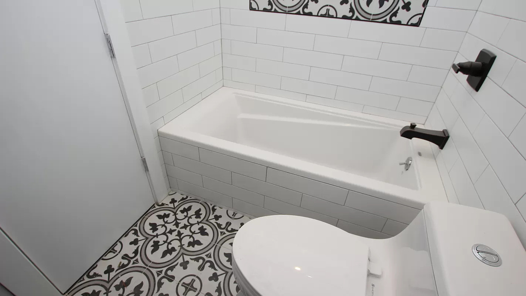 253 Hart st #3 - Photo 9