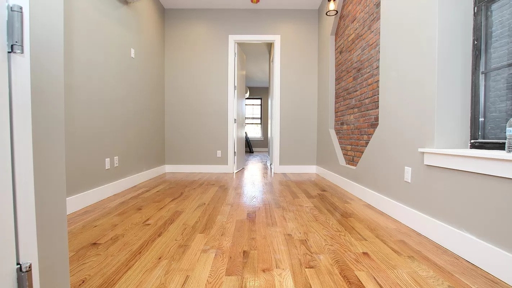 253 Hart st #3 - Photo 16