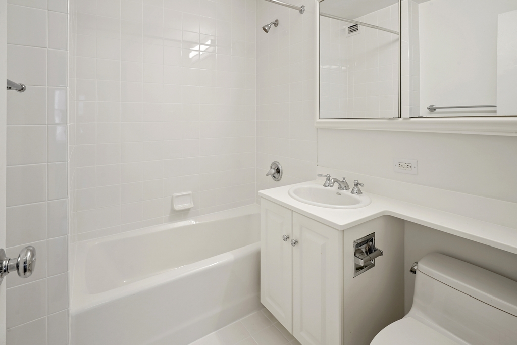 50s Spectacular 3 1/2 rooms $3,595 - Photo 2