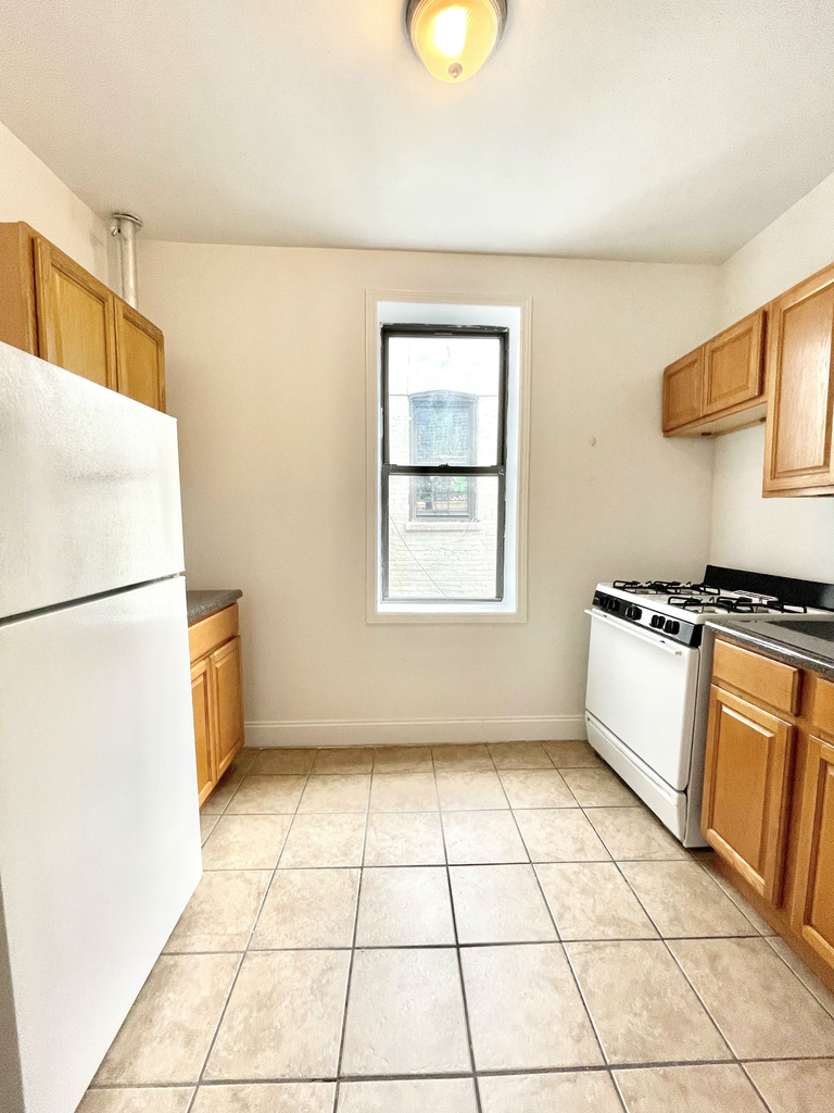 656 West 171st Street - Photo 4