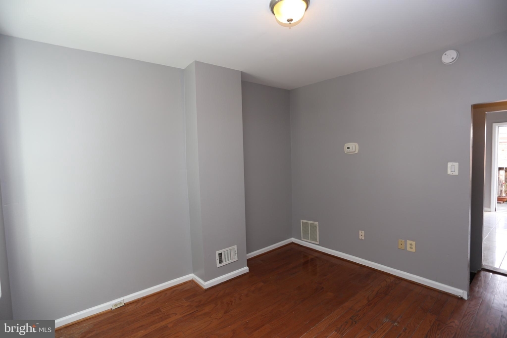 840 S Kenwood Avenue - Photo 4