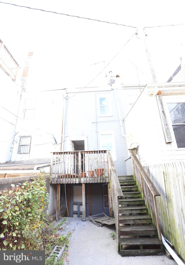 840 S Kenwood Avenue - Photo 2