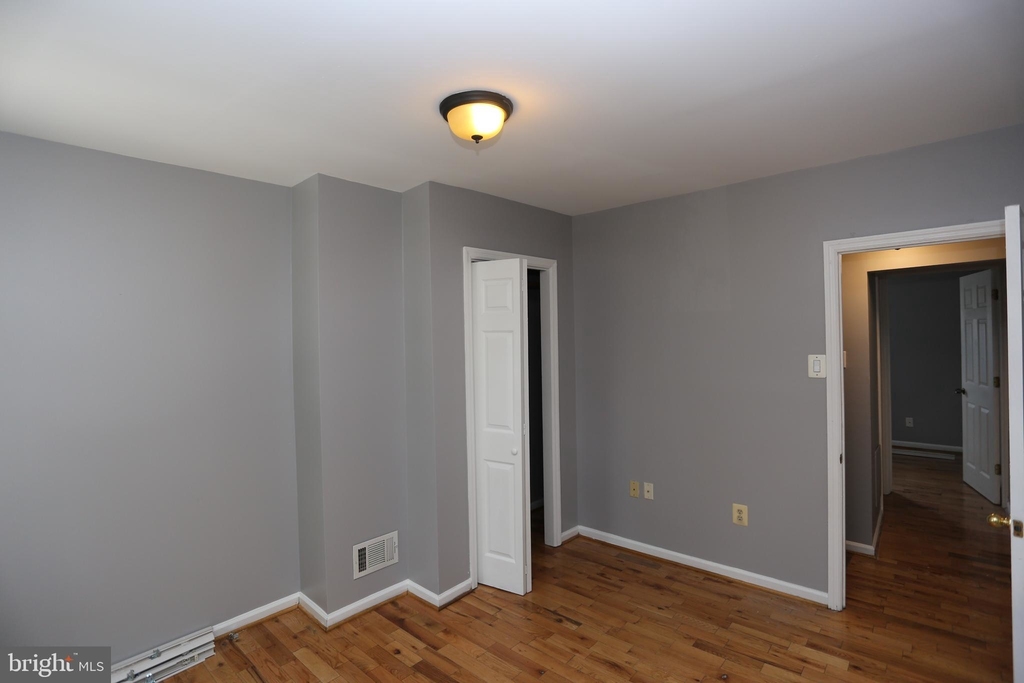 840 S Kenwood Avenue - Photo 8