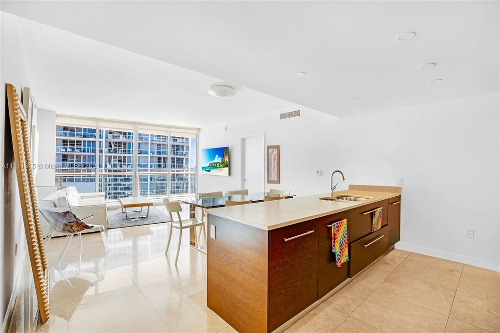 475 Brickell Ave - Photo 5