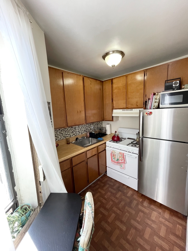 162 Lenox Avenue - Photo 2