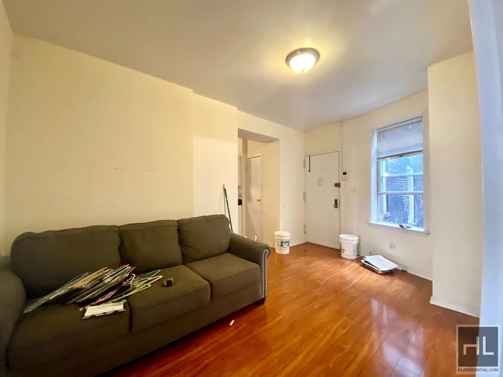 522 East 11 Street - Photo 3