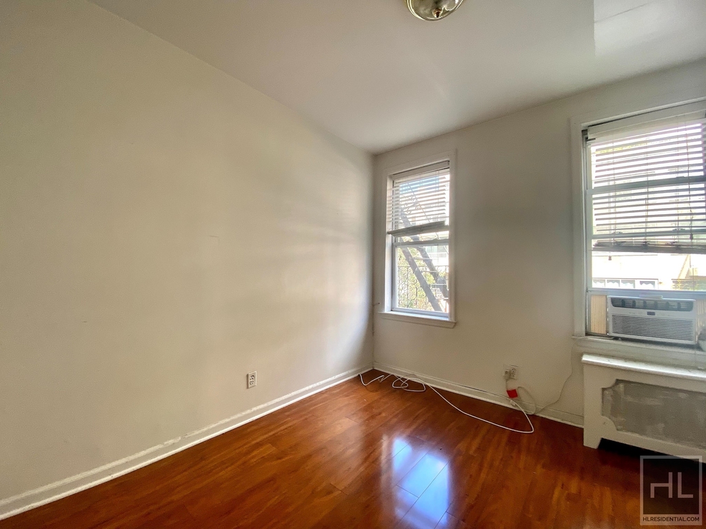 522 East 11 Street - Photo 6