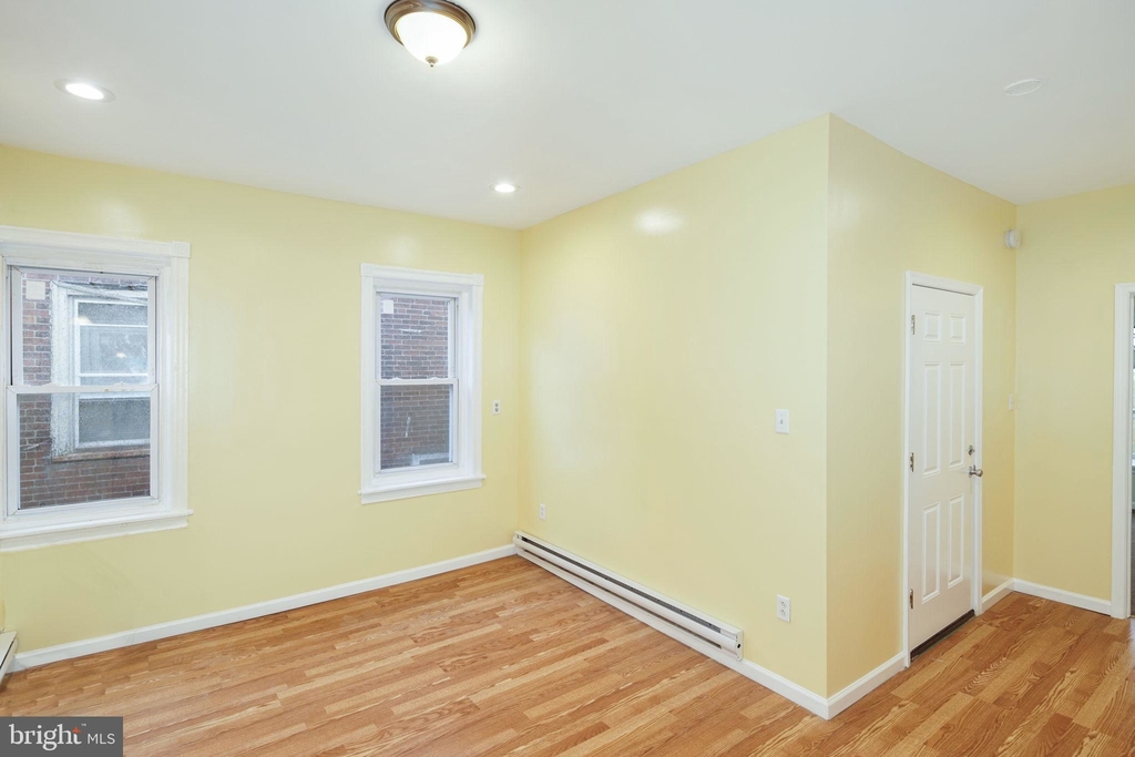 4924 Chestnut Street - Photo 2