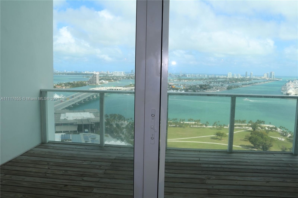 1040 Biscayne Blvd - Photo 13