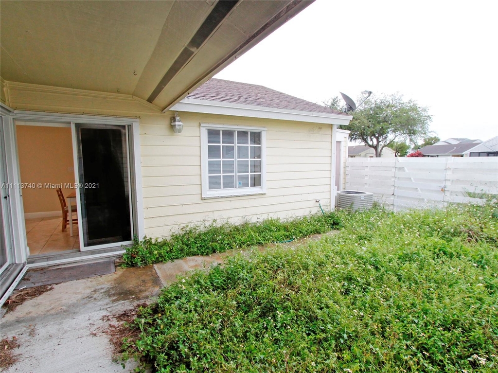 13743 Sw 147th Circle Ln - Photo 4