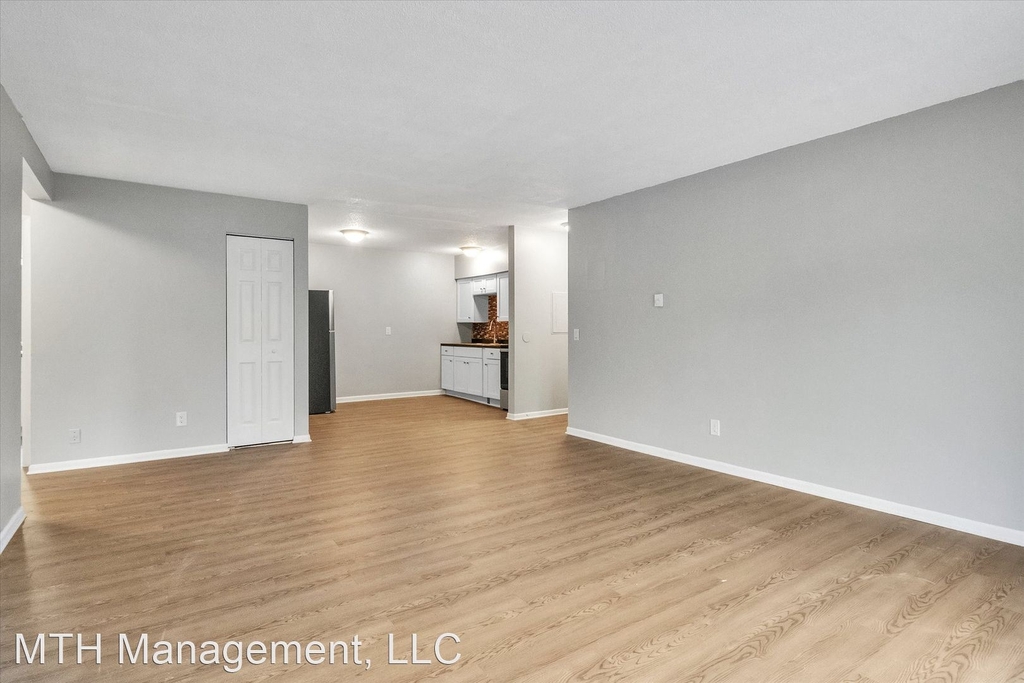 814 W Walnut Street - Photo 6