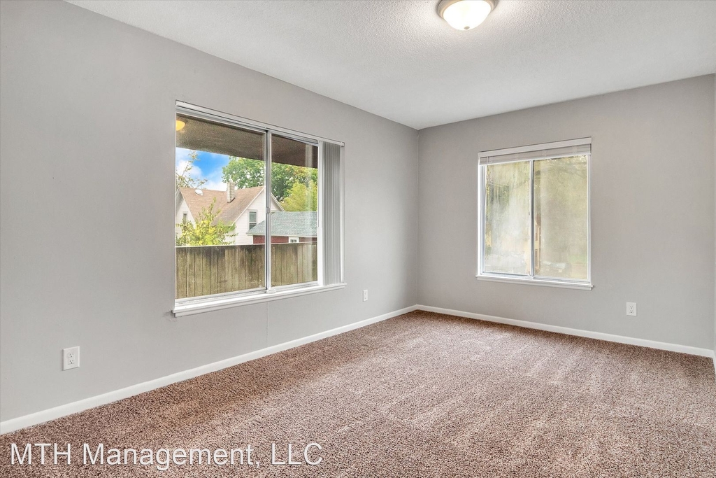 814 W Walnut Street - Photo 14