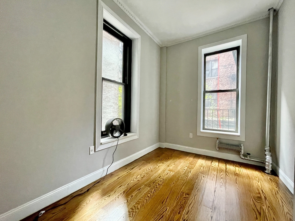 206 East 83rd Street - Photo 2